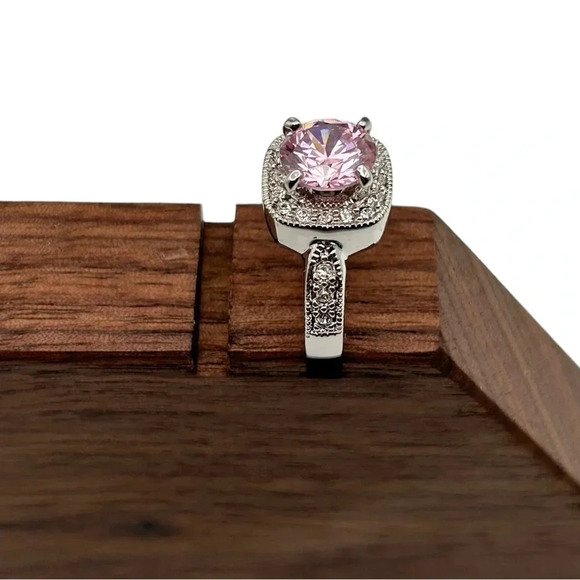 PINK ICE Retired Premier Designs Ring Size 8 NWT - Picture 1 of 13